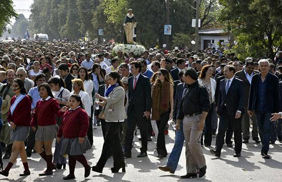 El pueblo de Joaquín V. González celebró junto al Gobernador sus fiestas patronales