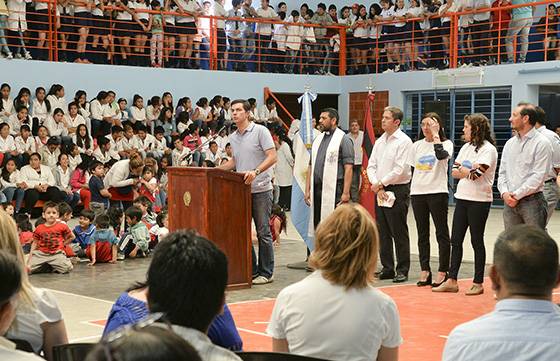 Urtubey inauguró un moderno complejo polideportivo en Las Lajitas