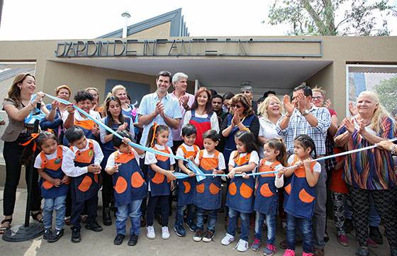 El Gobernador inauguró una moderna sala de Nivel Inicial en Orán