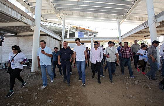 El Gobernador recorrió la obra de la nueva terminal de General Güemes