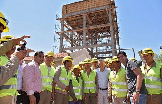 Macri y Urtubey recorrieron las obras de agua y cloaca que mejorarán la calidad de vida en La Unión