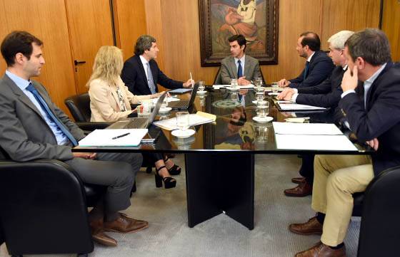 El Gabinete Económico trabajó sobre la adhesión al Consenso Fiscal propuesto por Nación