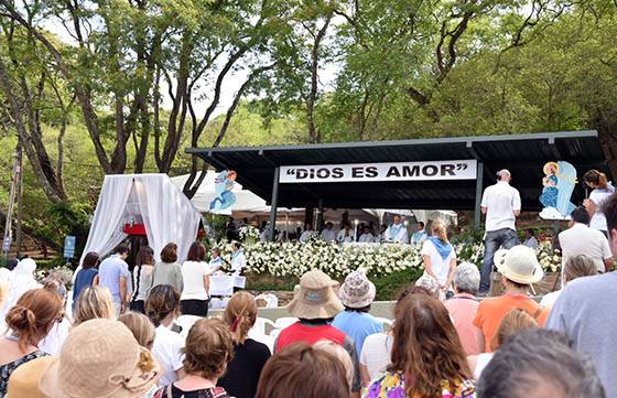 Urtubey asistió a las celebraciones en honor a la Inmaculada Madre del Divino Corazón Eucarístico de Jesús