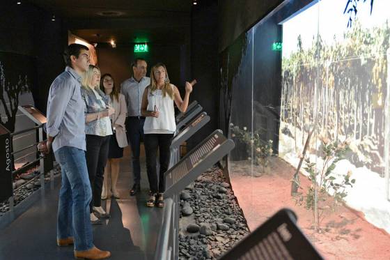 La Gobernadora de Tierra del Fuego disfrutó un recorrido por el Museo de la Vid y el Vino de Cafayate