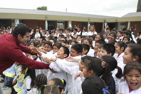 Urtubey inauguró refacciones en la escuela Nº 4049 que beneficiarán a más de 700 alumnos