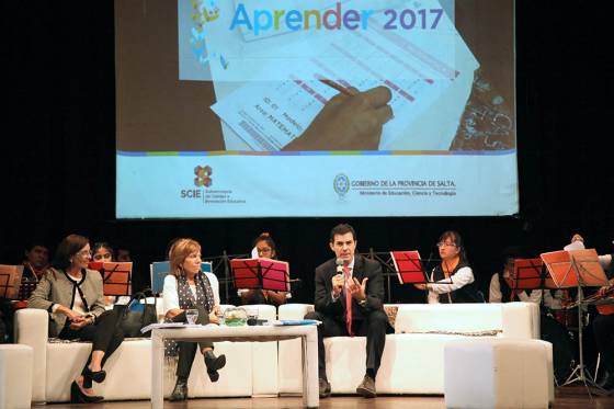 “Los docentes son los verdaderos agentes de cambio para lograr una transformación estructural en Salta y el país”