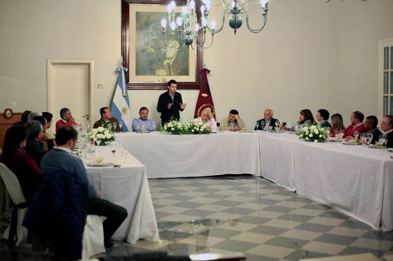 Fortalecer la institucionalidad para generar soluciones a los salteños planteó Urtubey a senadores provinciales