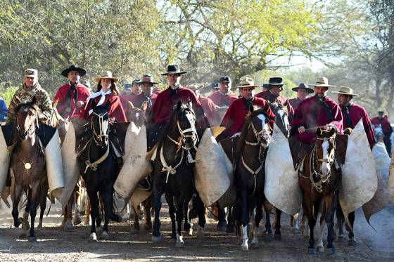 El pueblo salteño inició el homenaje al General Güemes con la cabalgata a La Horqueta