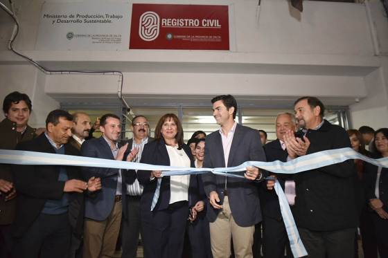 Urtubey inauguró las nuevas oficinas del Registro Civil en Tartagal