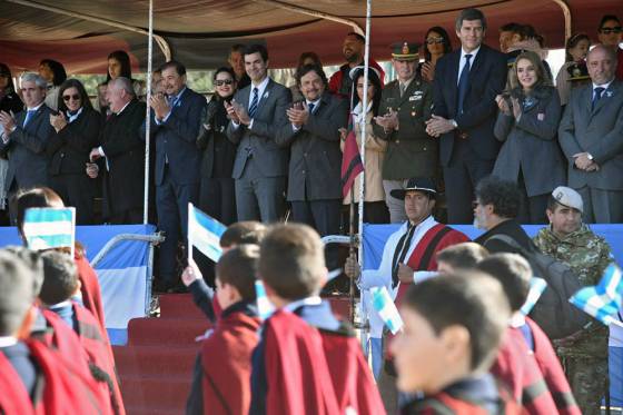 Prometieron lealtad a la Bandera Argentina más de 2.800 alumnos salteños y soldados del Ejército Argentino