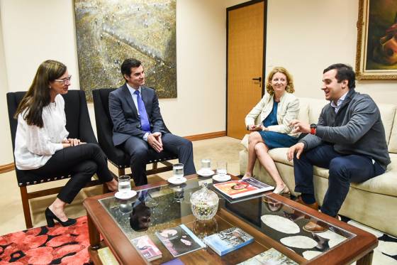 El gobernador Urtubey recibió a representantes de la Fundación Varkey