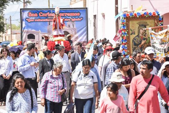 Urtubey acompañó a la comunidad de San Carlos en su fiesta patronal