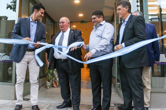 Urtubey inauguró la nueva casa central en Salta de la Obra Social de Petroleros