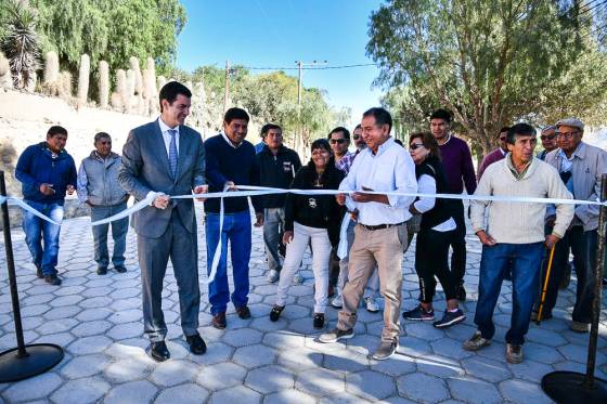 Urtubey inauguró obras viales y de electricidad en Cachi