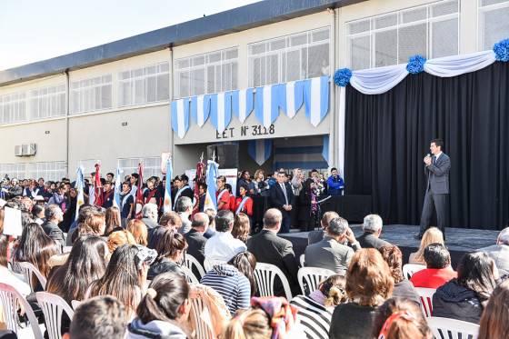 Urtubey inauguró el edificio escolar más grande de la provincia en barrio San Francisco Solano