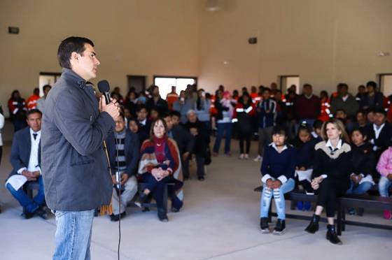 Desde Tolar Grande más de 3000 alumnos de la provincia iniciaron el ciclo lectivo con régimen de verano