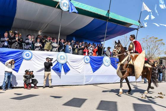 El gobernador Urtubey abrió la marcha gaucha en los actos por el Éxodo Jujeño