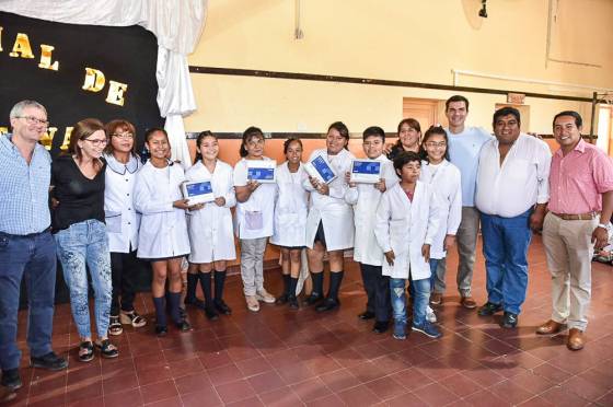 Más instituciones educativas salteñas incorporan la robótica y la tecnología para educar