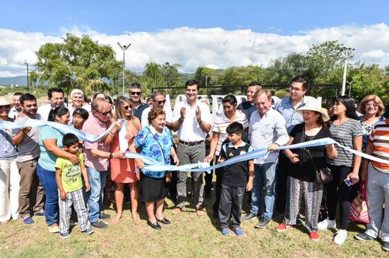 Urtubey inauguró en Vaqueros el paseo de la Costanera