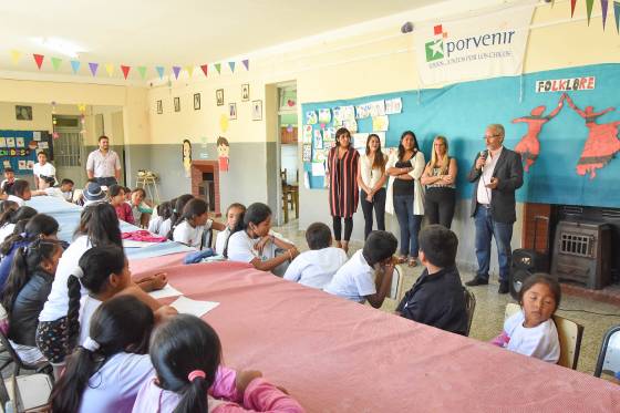 Capacitan a niños de Campo Quijano en prevención de conflictos