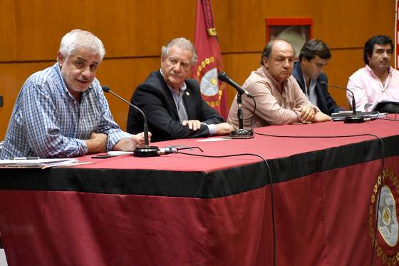 Pablo Outes encabezó la reunión del Consejo Económico y Social