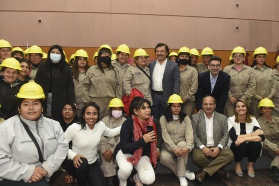 Con más de 600 inscriptas, Sáenz abrió el ciclo lectivo del programa Constructoras