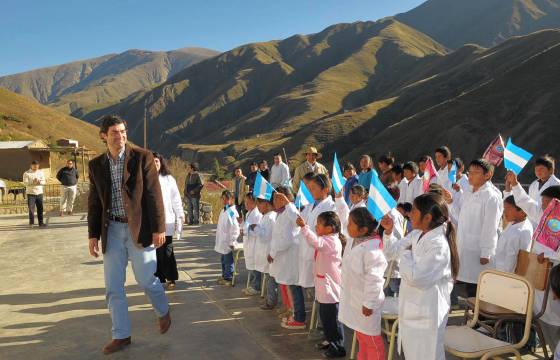 El Gobernador Urtubey inauguró una moderna escuela en la localidad de Pucará.