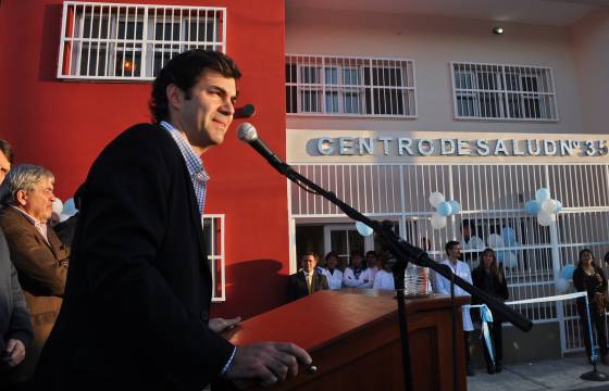 Urtubey inauguró un moderno centro de salud en la zona oeste de la ciudad.