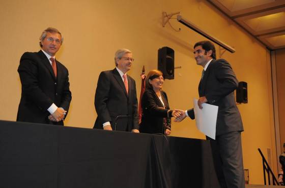 Entrega de diplomas a intendentes