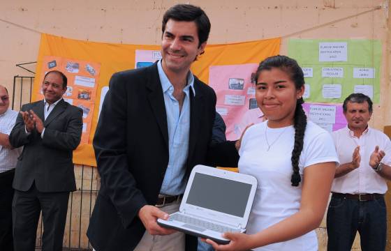 Más de 500 netbooks fueron entregadas a la escuela secundaria Fray Mamerto Esquiu de Pichanal