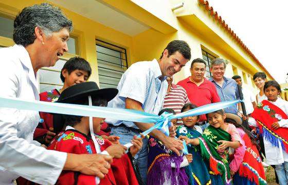 Urtubey inauguró infraestructura educativa para la comunidad de Río Blanquito.