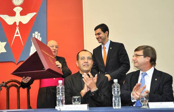 El Gobernador asistió a la celebración del 50º aniversario de la Universidad Católica de Salta.