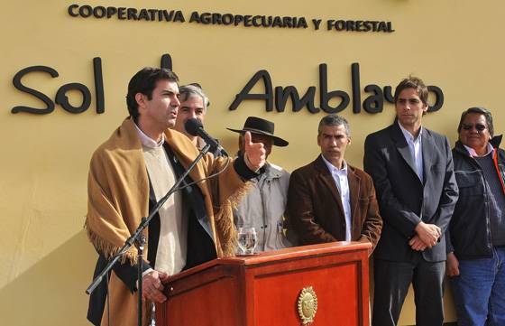 El gobernador inauguró en Amblayo la planta elaboradora de quesos.