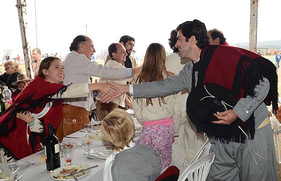 Urtubey participó de un almuerzo criollo en la Agrupación Tradicionalista Gauchos de Güemes