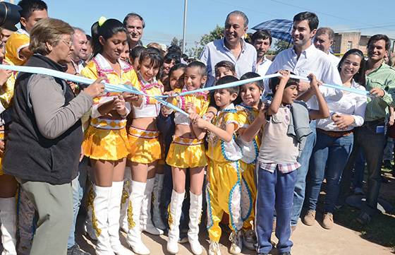 Urtubey conversó con vecinos e inauguró infraestructura urbana en Pichanal