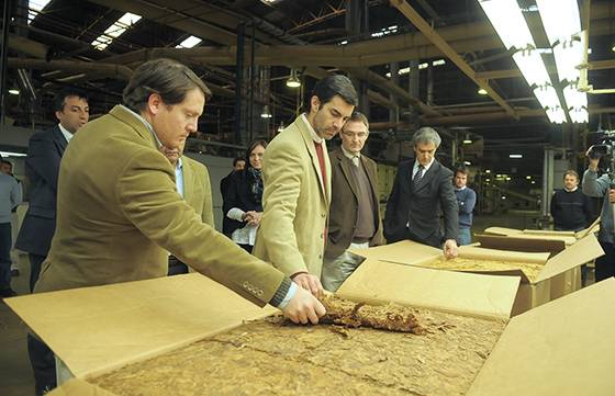 Urtubey participó en la inauguración de la línea de despalillado de Massalin Particulares