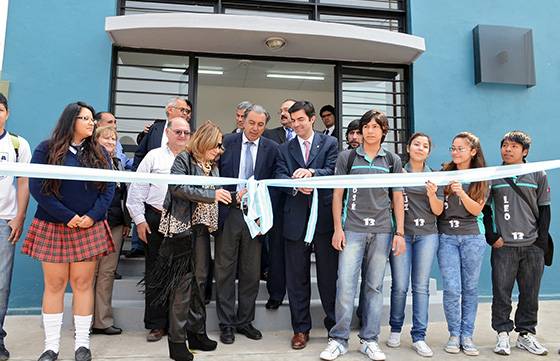 El Gobierno inauguró el anfiteatro de la Escuela de Comercio de Tartagal