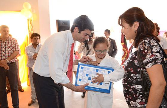 El Gobierno inauguró el edificio de la escuela especial N° 7.198 en Hipólito Yrigoyen