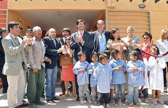 El Gobierno inauguró un edificio escolar para una comunidad aborigen de General Mosconi