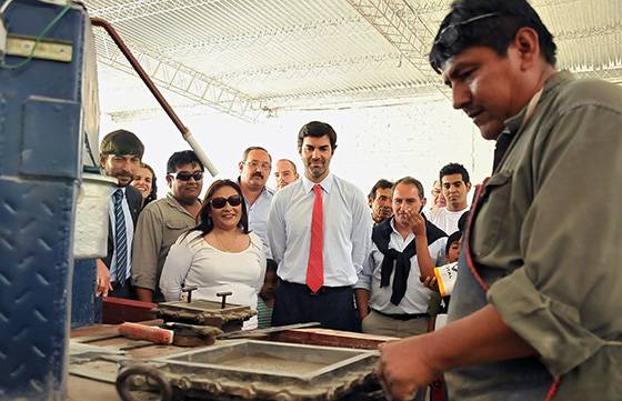 Urtubey inauguró en Tartagal la primera fábrica social de mosaicos de la provincia