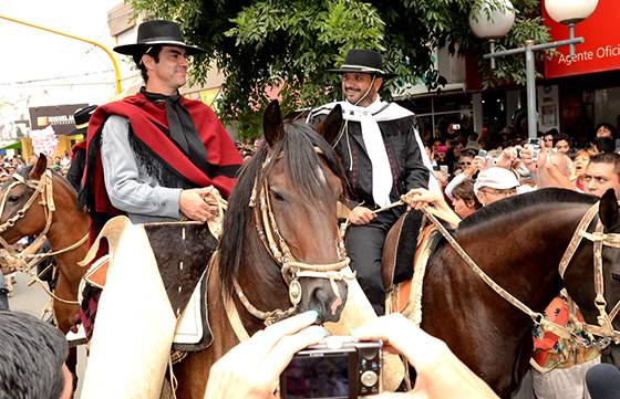 Salta y sus gauchos marcan presencia en Cosquín