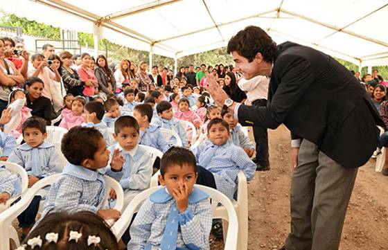 Urtubey inauguró hoy el ciclo lectivo 2014 para el nivel inicial y obras educativas en el Carril