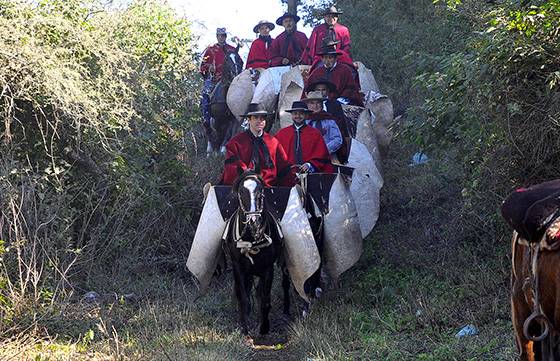 En el inicio de los homenajes a Güemes, Urtubey encabezó la cabalgata a la quebrada de la Horqueta