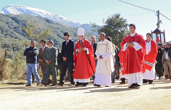 En Los Toldos, el Gobernador participó de la fiesta patronal en honor a San Pedro Apóstol