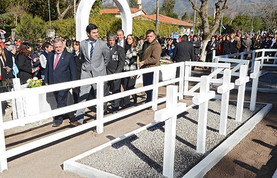 El recuerdo de los 34 salteños caídos en Malvinas se mantiene vivo en un cenotafio creado en Campo Quijano