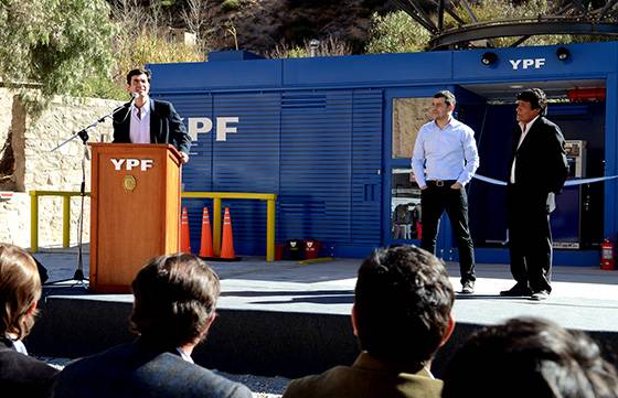 Urtubey y Galuccio inauguraron un módulo de YPF en Iruya