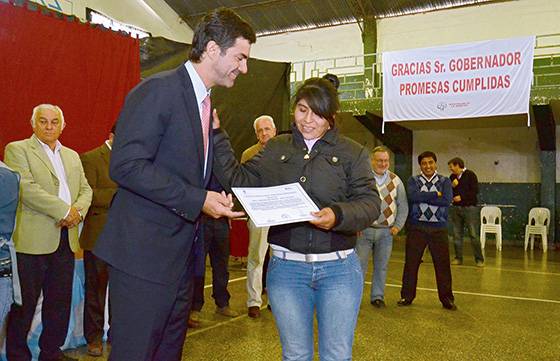 Hasta diciembre el Gobierno salteño habrá incorporado 2.800 ordenanzas de escuelas públicas a su planta: hoy se sumaron 207