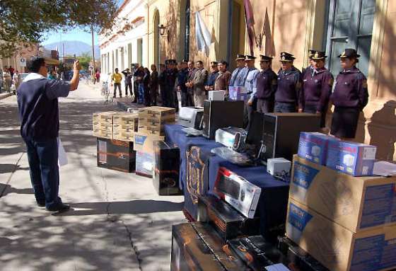 Equipamiento informático para comisarías de Cafayate