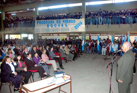 El programa de Riesgo Social 2009 llegará a 6 mil alumnos 