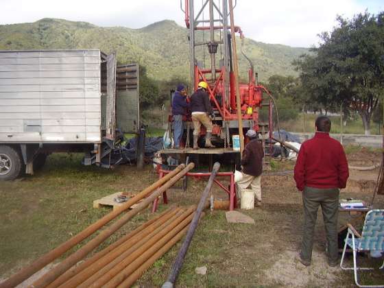 Avanza la obra del nuevo pozo de agua para el Parque Industrial de Salta 